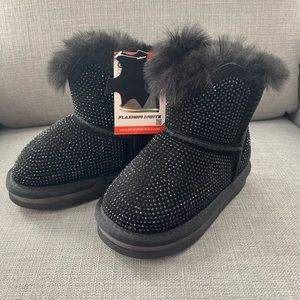 Baby girl/ toddler leather winter boots size 8